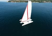 foto ovenfra charter trimaran sejler